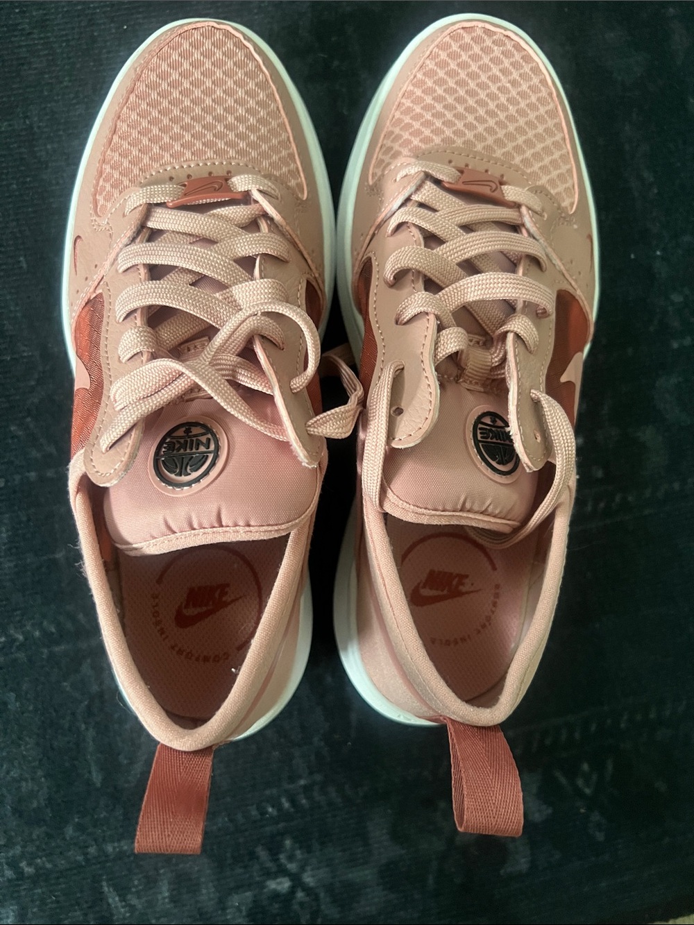 Nike Coral Pink Low-Top Sneakers - Picture 5 of 8